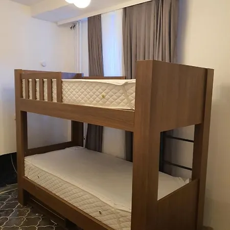 Albergue Baarii - *